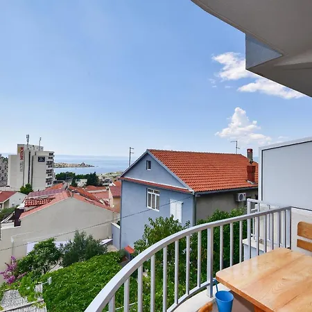 Mate Apartment *