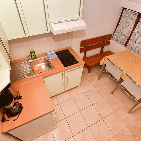 Apartment Mate