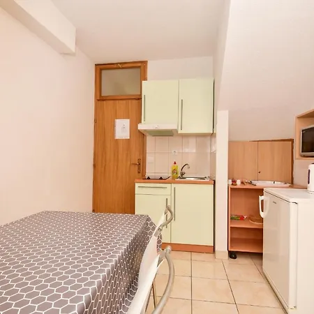 Apartment Mate