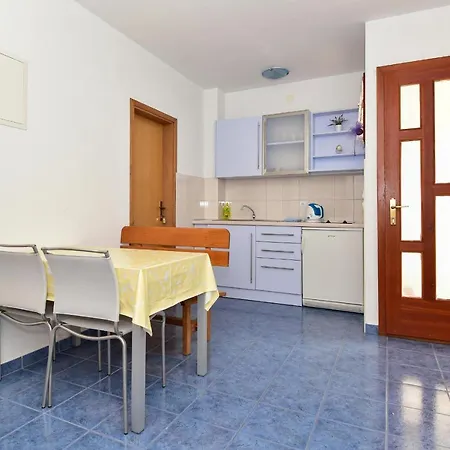 Mate Apartman *