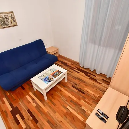 Mate Apartment *